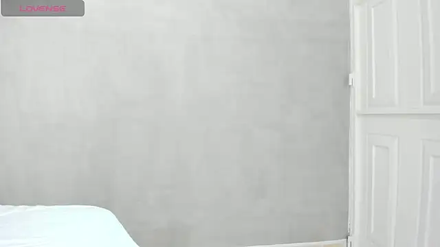 Snapshot of Carohorny4u chatting on February 4, 1:27 pm Carohorny4u online show from February 4, 1:27 pm