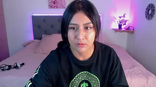 mia aira online show from February 9, 4:29 pm