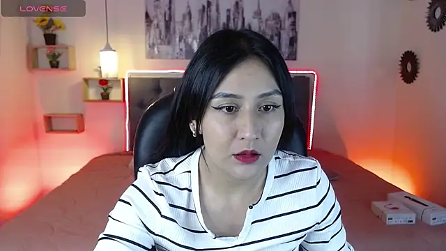 mia aira online show from February 20, 8:58 pm