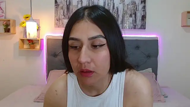 mia aira online show from September 10, 3:12 pm