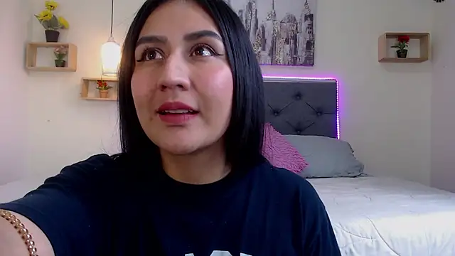 mia aira online show from October 16, 4:19 pm