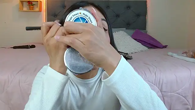 mia aira online show from November 23, 3:45 pm