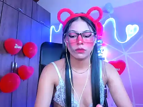 Snapshot of _ALLYSON18_ chatting on February 17, 2:37 pm ALLYSON18 online show from February 17, 2:37 pm