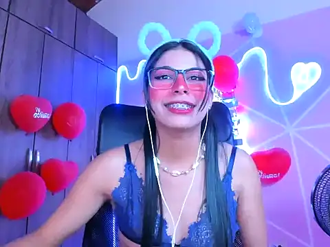 Snapshot of _ALLYSON18_ chatting on February 19, 5:38 pm ALLYSON18 online show from February 19, 5:38 pm