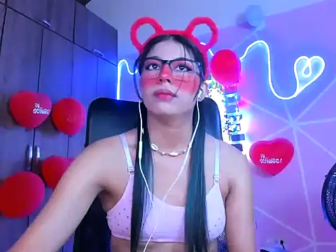 Snapshot of _ALLYSON18_ chatting on February 20, 11:31 am ALLYSON18 online show from February 20, 11:31 am