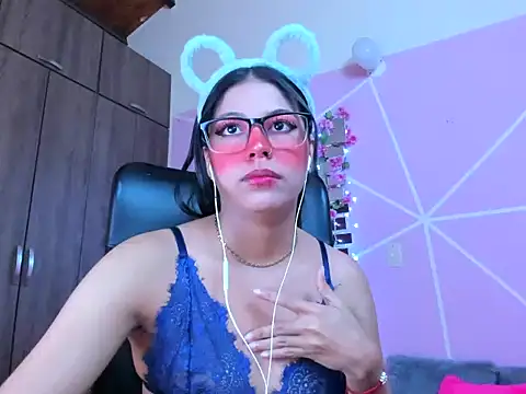 Snapshot of _ALLYSON18_ chatting on March 2, 3:05 pm ALLYSON18 online show from March 2, 3:05 pm