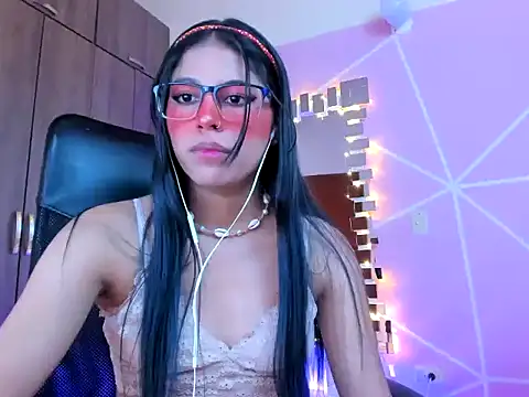 Snapshot of _ALLYSON18_ chatting on March 18, 2:37 pm ALLYSON18 online show from March 18, 2:37 pm