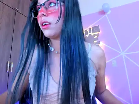 Snapshot of _ALLYSON18_ chatting on March 18, 5:42 pm ALLYSON18 online show from March 18, 5:42 pm