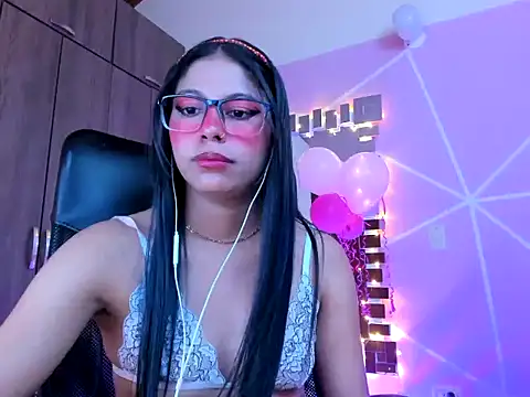 Snapshot of _ALLYSON18_ chatting on March 22, 5:52 pm ALLYSON18 online show from March 22, 5:52 pm