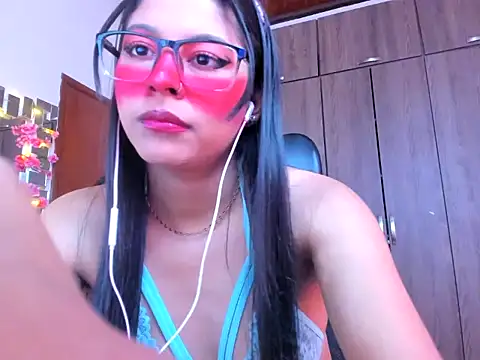 Snapshot of _ALLYSON18_ chatting on September 9, 11:21 am ALLYSON18 online show from September 9, 11:21 am