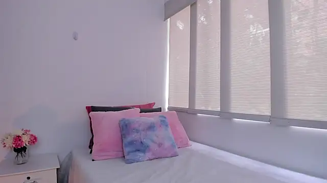 Brisa blue online show from February 3, 4:10 pm