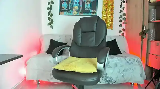 mikee scooth online show from January 11, 1:06 am