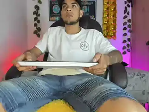 mikee scooth online show from February 1, 12:40 am