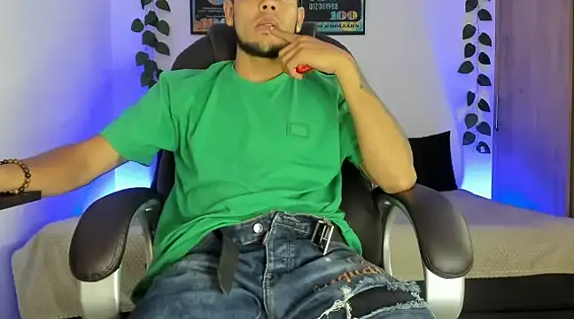 mikee scooth online show from March 4, 1:28 pm