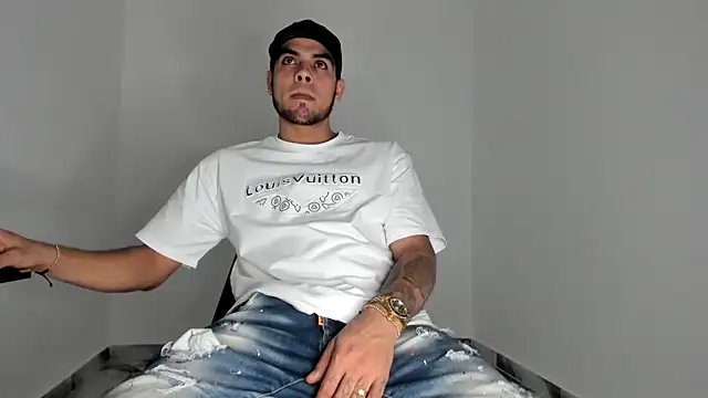 Snapshot of mikee_scooth chatting on February 28, 9:16 pm mikee scooth online show from February 28, 9:16 pm