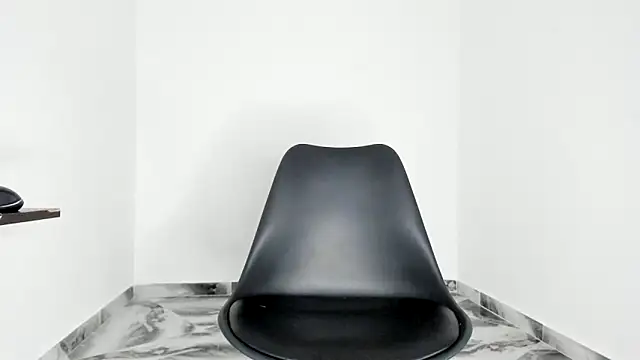 mikee scooth online show from April 15, 4:03 pm