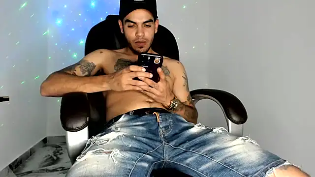 mikee scooth online show from June 11, 8:29 pm