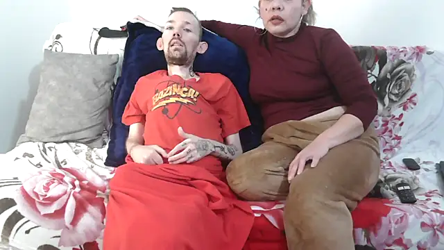 Sophia and Thomas online show from December 5, 8:27 pm