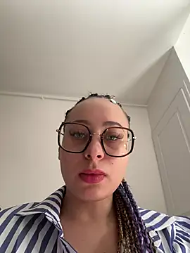 Snapshot of queenlo_xxx chatting on June 30, 4:19 pm queenlo xxx online show from June 30, 4:19 pm