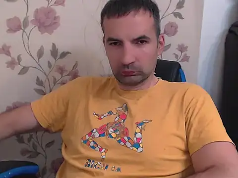Snapshot of Leo_1617 chatting on July 3, 12:44 pm Leo 1617 online show from July 3, 12:44 pm