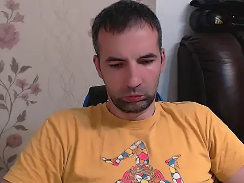 Snapshot of Leo_1617 chatting on July 7, 8:13 pm Leo 1617 online show from July 7, 8:13 pm