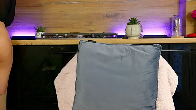 celestara online show from February 8, 11:55 am