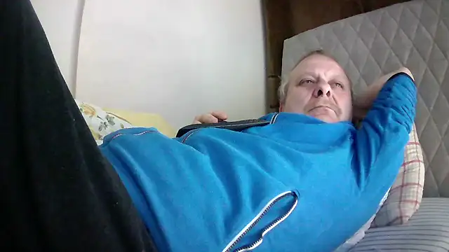 amylrmm1903 online show from April 28, 9:31 pm