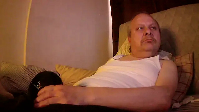 amylrmm1903 online show from May 1, 12:32 pm