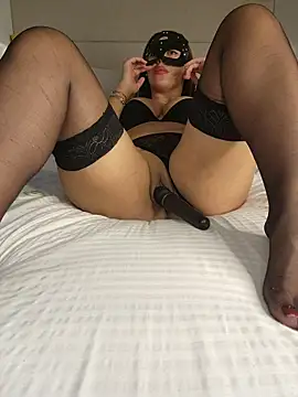 xxxHotQueen online show from November 15, 6:26 pm