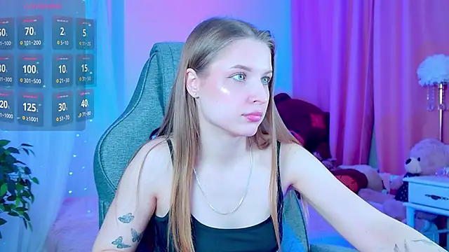 CuteMousee online show from December 15, 5:55 am