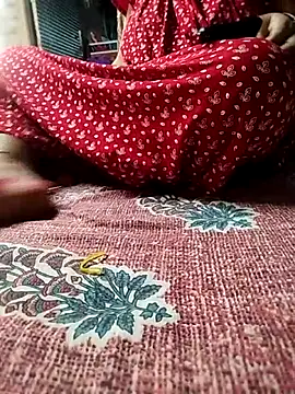 Priya-bhabi012 online show from November 30, 3:32 am