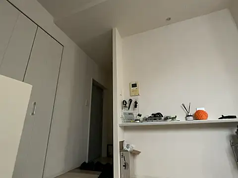 mel  mel online show from October 22, 6:24 am