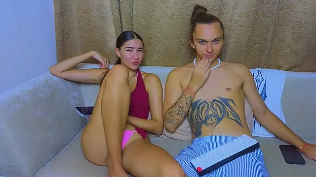 Snapshot of do_u_know_them chatting on March 1, 1:40 pm do u know them online show from March 1, 1:40 pm