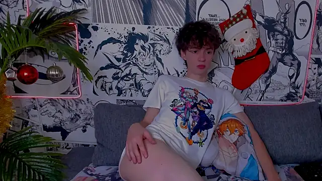 Snapshot of LukeSweet chatting on December 18, 11:16 am LukeSweet online show from December 18, 11:16 am