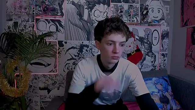 Snapshot of LukeSweet chatting on December 23, 10:35 am LukeSweet online show from December 23, 10:35 am