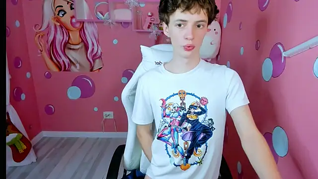 Snapshot of LukeSweet chatting on January 9, 11:02 am LukeSweet online show from January 9, 11:02 am