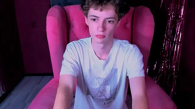 Snapshot of LukeSweet chatting on January 11, 11:26 am LukeSweet online show from January 11, 11:26 am