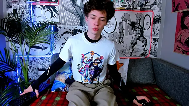 Snapshot of LukeSweet chatting on February 2, 10:47 am LukeSweet online show from February 2, 10:47 am