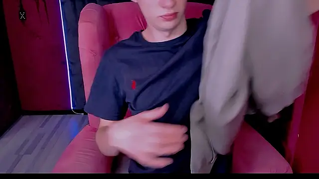 Snapshot of LukeSweet chatting on February 3, 8:30 am LukeSweet online show from February 3, 8:30 am