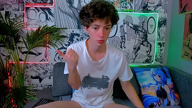 Snapshot of LukeSweet chatting on February 9, 3:27 pm LukeSweet online show from February 9, 3:27 pm