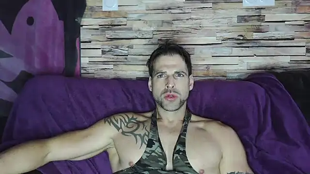 XxBigboybandxX online show from December 5, 1:49 pm