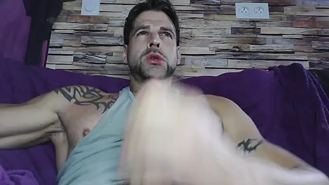 XxBigboybandxX online show from December 8, 2:09 pm