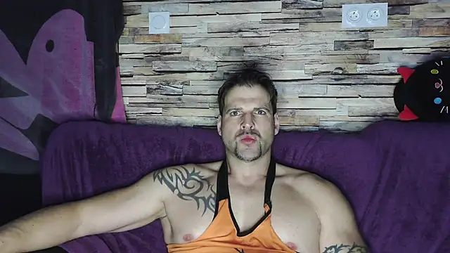 XxBigboybandxX online show from March 4, 7:01 pm