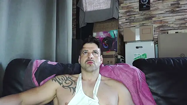 XxBigboybandxX online show from March 17, 8:39 am