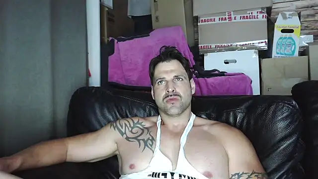 XxBigboybandxX online show from May 4, 6:37 pm