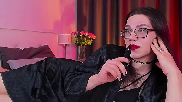 Alfreda Mills online show from January 31, 8:43 pm