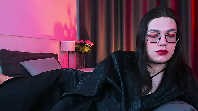 Alfreda Mills online show from February 5, 9:07 pm