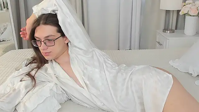 Alfreda Mills online show from April 3, 10:46 am