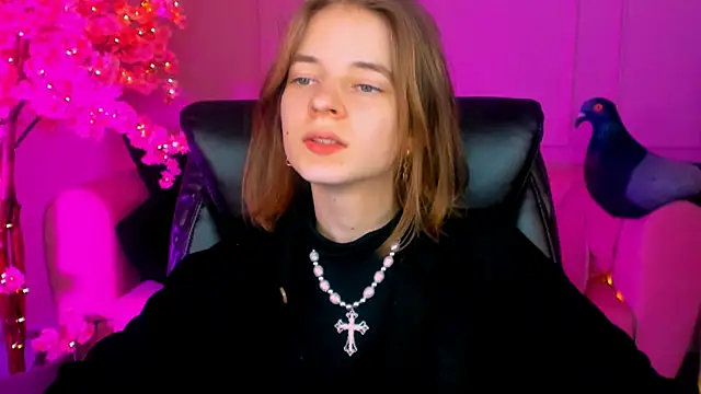 TinaDavil online show from December 18, 5:42 pm