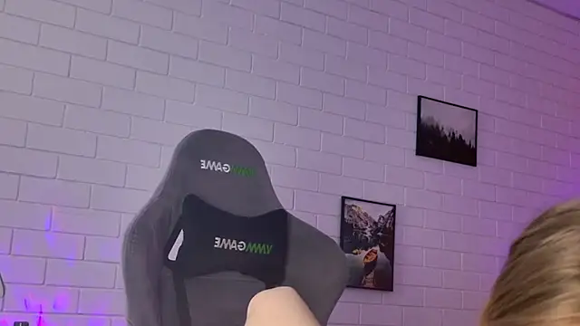 TinaDavil online show from February 19, 9:16 am